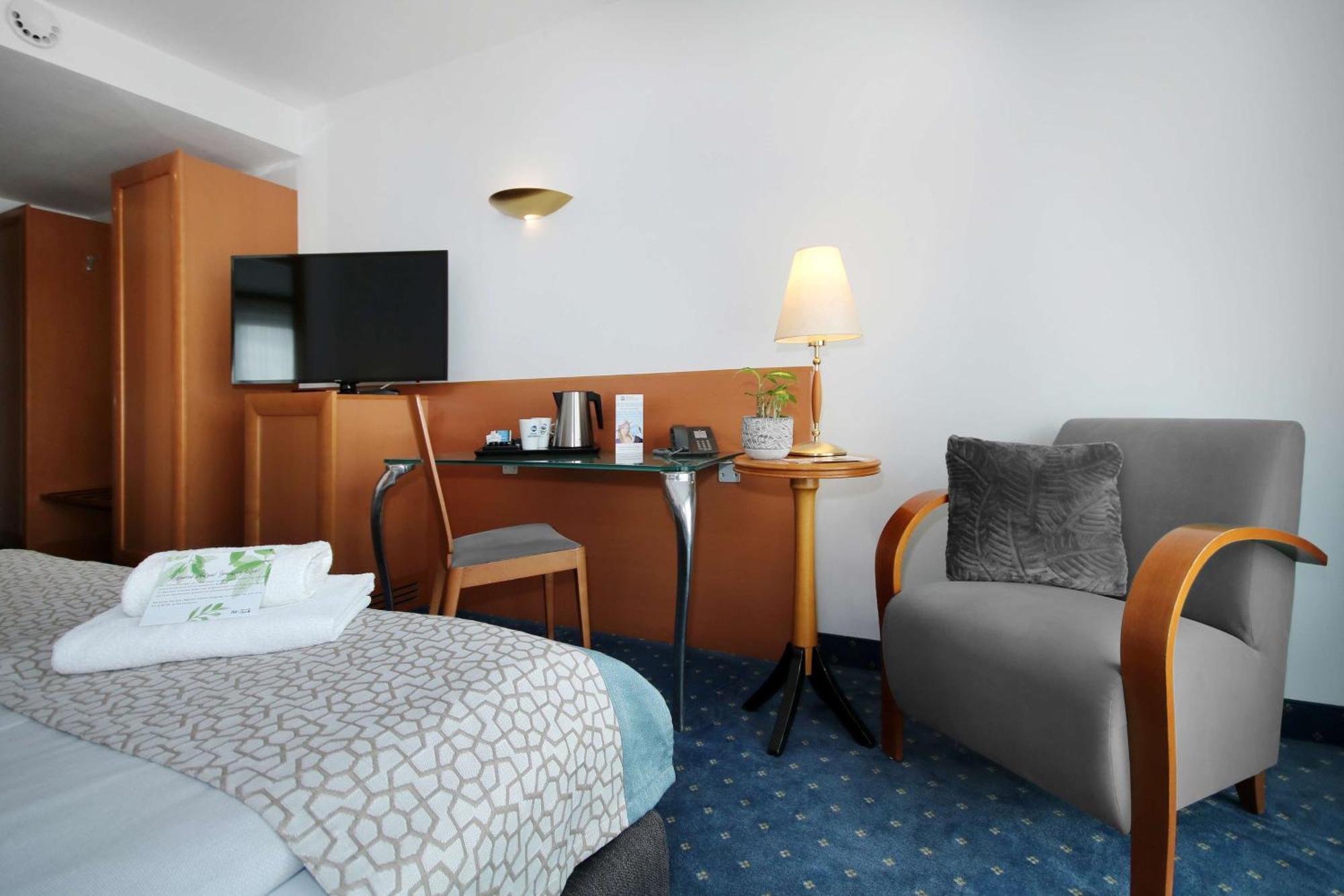 Best Western Hotel Halle-メルゼブルク エクステリア 写真